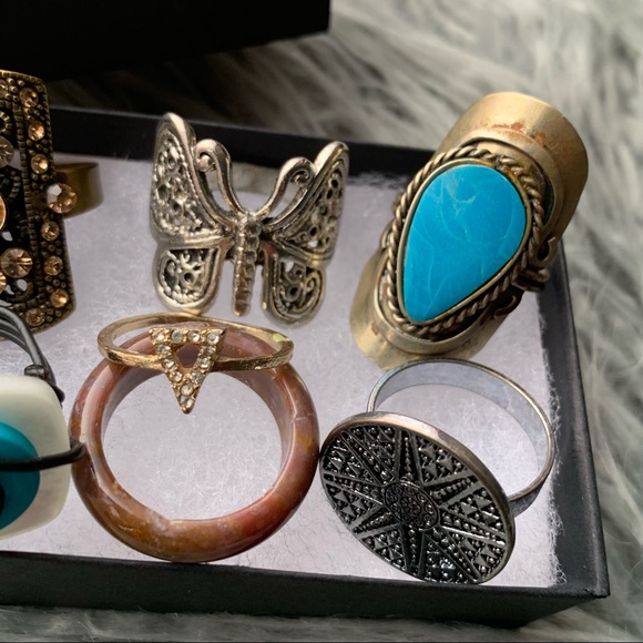 Lot of Assorted Rings - Picture 3 of 7